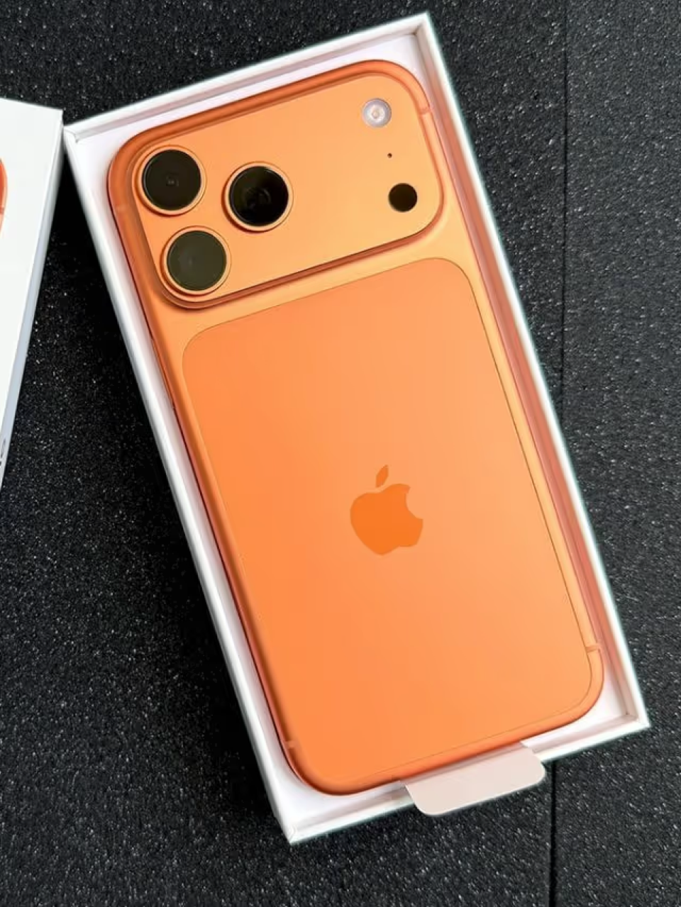 Source-supplied image for: iPhone 17 Pro Max available under Rs 99,999 on Flipkart, here is how